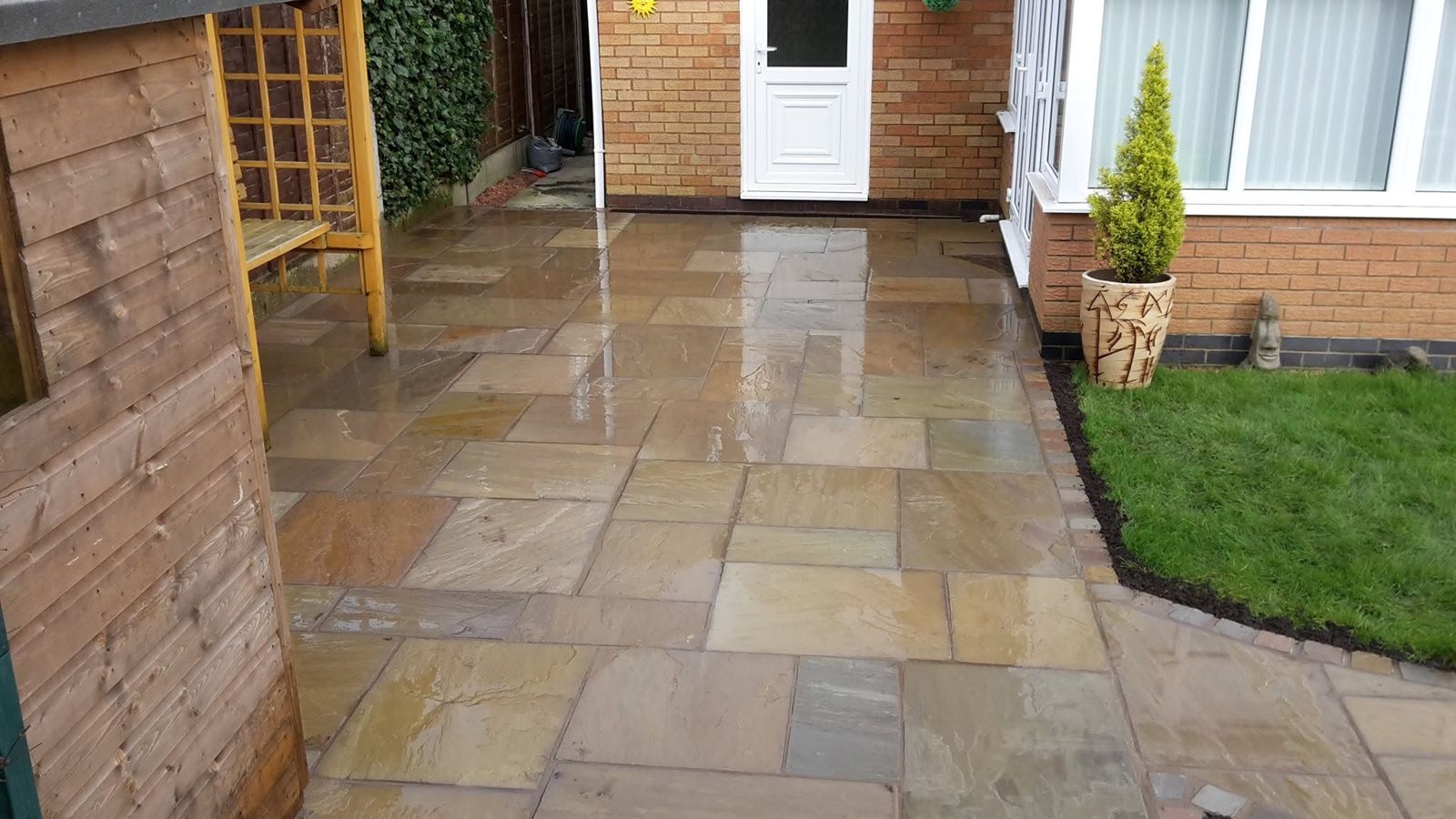 Patio, 2022