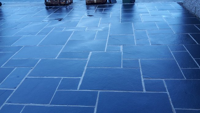 Driveway Black Stone