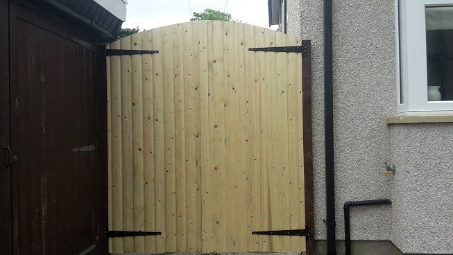 Gate